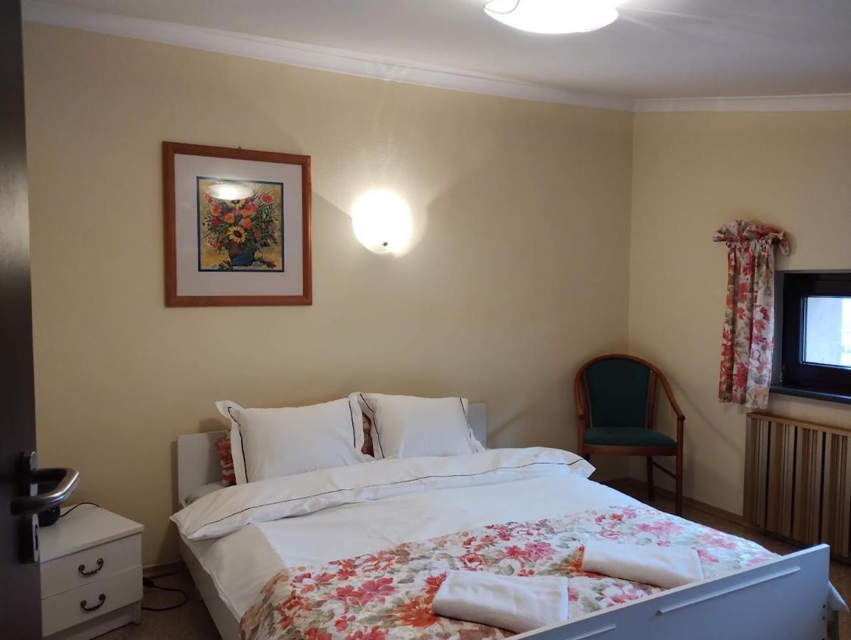 Osrodek Wypoczynkowy Zapalenica Bed & Breakfast Щирк Екстериор снимка