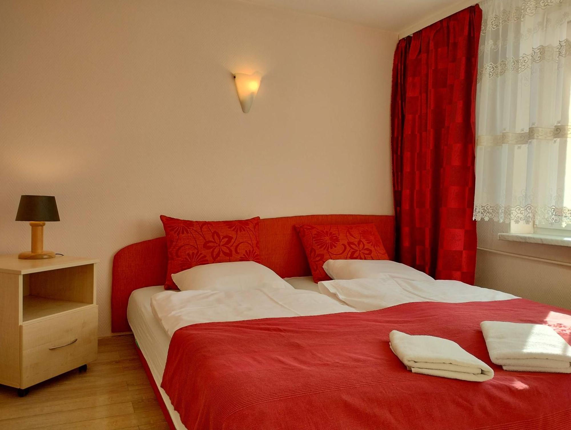 Osrodek Wypoczynkowy Zapalenica Bed & Breakfast Щирк Екстериор снимка