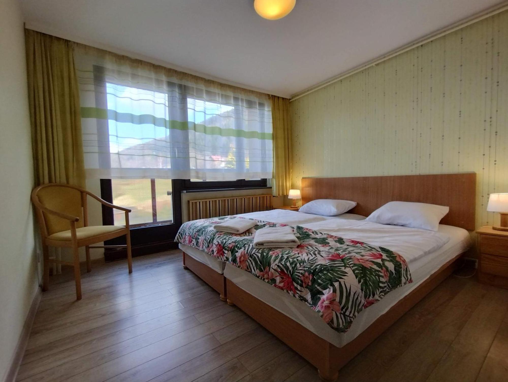 Osrodek Wypoczynkowy Zapalenica Bed & Breakfast Щирк Екстериор снимка